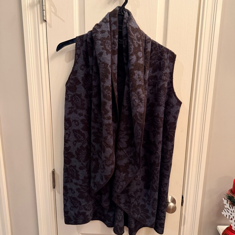 Peruvian Connection Alpaca Wool shawl neck sweater vest. Size M/L